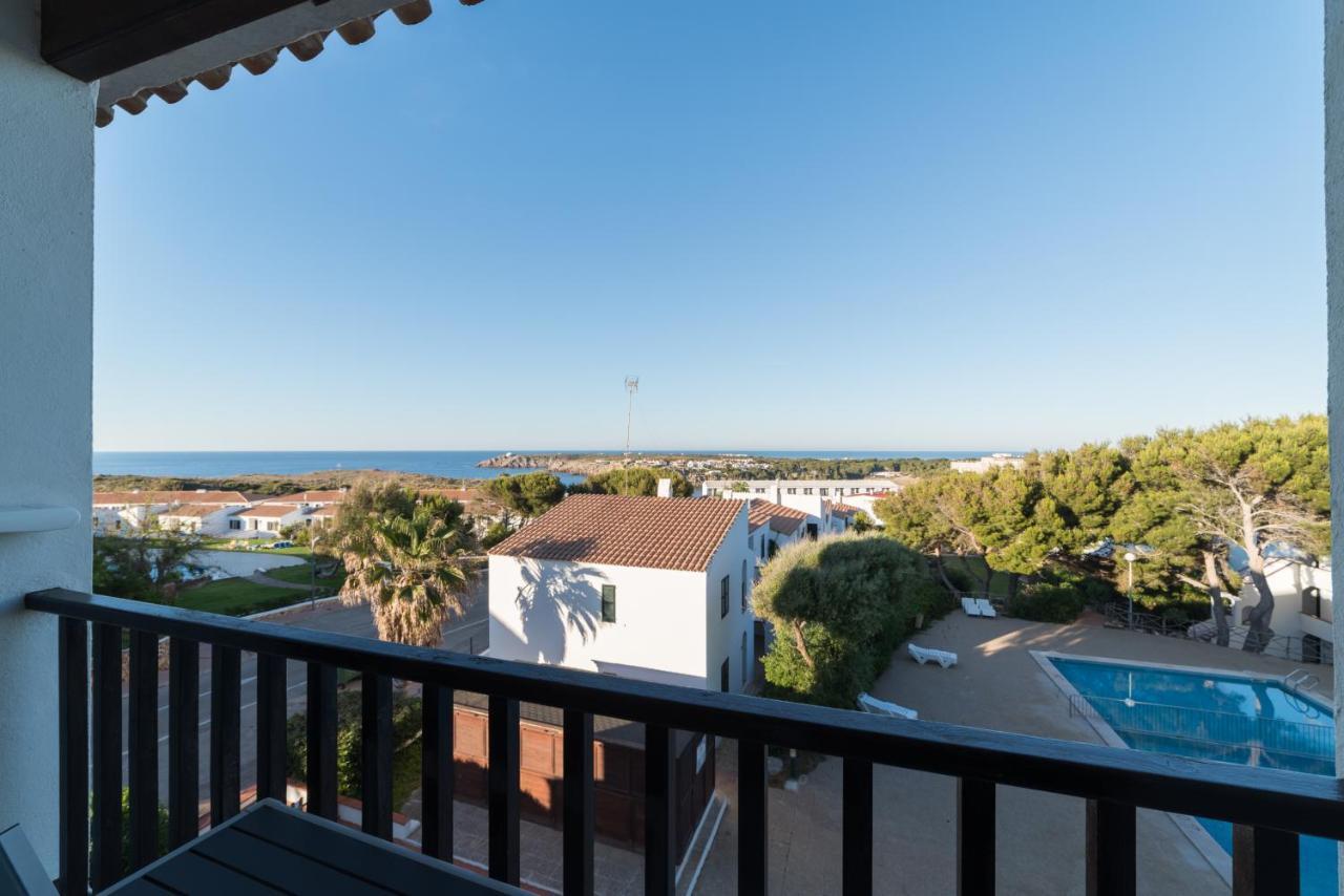 Vistas Al Mar Y La Piscina Apartamento Arenal d'en Castell Exterior foto